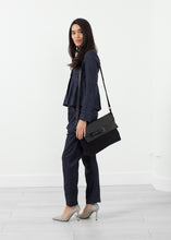 Carica l'immagine nel visualizzatore di Gallery, Eleve Jacket