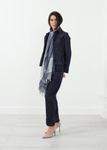 Carica l'immagine nel visualizzatore di Gallery, Eleve Jacket