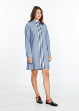 Carica l'immagine nel visualizzatore di Gallery, Chambray Shirtdress in Blue