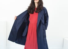 Carica l'immagine nel visualizzatore di Gallery, Sateen Trench in Navy