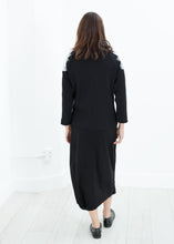 Carica l'immagine nel visualizzatore di Gallery, Contrast Felted Sweater in Black