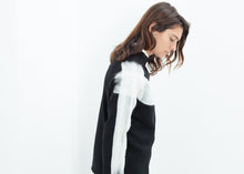 Carica l'immagine nel visualizzatore di Gallery, Contrast Felted Sweater in Black