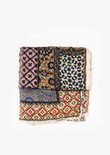 Carica l'immagine nel visualizzatore di Gallery, Compostella Scarf