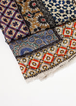 Carica l'immagine nel visualizzatore di Gallery, Compostella Scarf