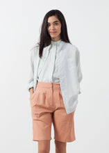 Carica l'immagine nel visualizzatore di Gallery, Classic Button Down