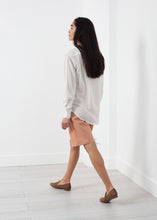 Carica l'immagine nel visualizzatore di Gallery, Classic Button Down