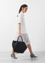 Carica l'immagine nel visualizzatore di Gallery, Short Sleeve Button Up