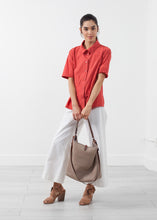 Carica l'immagine nel visualizzatore di Gallery, Short Sleeve Button Up