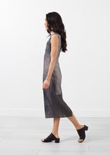 Carica l'immagine nel visualizzatore di Gallery, Dial Dress