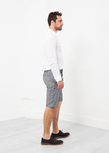 Carica l'immagine nel visualizzatore di Gallery, Check Shorts