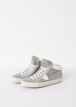 Carica l'immagine nel visualizzatore di Gallery, High Top Sneaker