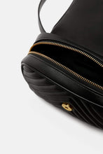 Carica l'immagine nel visualizzatore di Gallery, CROSSBODY BELT BAG WITH LION DETAILS