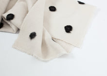 Carica l'immagine nel visualizzatore di Gallery, Cashmere Dot Shawl in Black/White