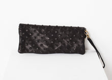 Carica l'immagine nel visualizzatore di Gallery, Roxanne Leather Clutch in Black