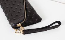 Carica l'immagine nel visualizzatore di Gallery, Roxanne Leather Clutch in Black