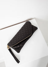 Carica l'immagine nel visualizzatore di Gallery, Roxanne Leather Clutch in Black