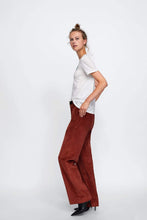 Carica l&#39;immagine nel visualizzatore di Gallery, CONTRAST TWEED T-SHIRT
