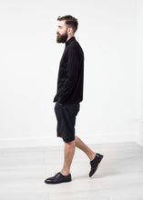 Carica l&#39;immagine nel visualizzatore di Gallery, Scotland Button-Up in Black
