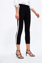 Carica l&#39;immagine nel visualizzatore di Gallery, JOGER WAIST TROUSERS WITH SIDE STRIPES
