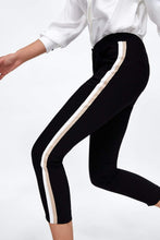 Carica l&#39;immagine nel visualizzatore di Gallery, JOGER WAIST TROUSERS WITH SIDE STRIPES
