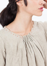 Carica l&#39;immagine nel visualizzatore di Gallery, Hemp Dress in Natural
