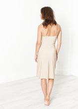 Carica l&#39;immagine nel visualizzatore di Gallery, Second Skin Slip in Nude
