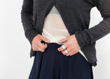 Carica l&#39;immagine nel visualizzatore di Gallery, Cuffed Mesh Tee in Cream/Black
