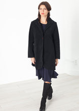 Load image into Gallery viewer, Griffon Coat in Black
