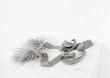 Carica l&#39;immagine nel visualizzatore di Gallery, Feather Sash
