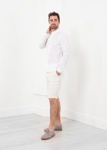 Carica l&#39;immagine nel visualizzatore di Gallery, Check Shorts
