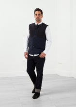 Carica l&#39;immagine nel visualizzatore di Gallery, Reversible Quilted Vest
