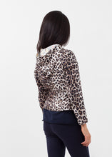 Carica l&#39;immagine nel visualizzatore di Gallery, Silk Hoodie
