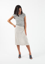 Carica l&#39;immagine nel visualizzatore di Gallery, Fitted Tee
