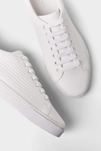 Carica l&#39;immagine nel visualizzatore di Gallery, EMBOSSED SNEAKERS
