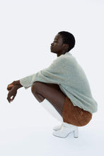 Carica l&#39;immagine nel visualizzatore di Gallery, CORDUROY BERMUDA SHORTS WITH BUTTONS
