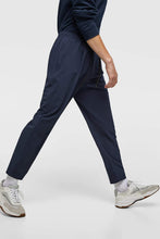 Carica l&#39;immagine nel visualizzatore di Gallery, COMFORT JOGGING TROUSERS
