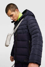 Carica l&#39;immagine nel visualizzatore di Gallery, CONTRAST PUFFER JACKET
