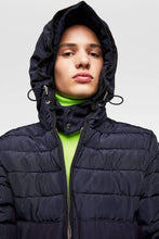 Carica l&#39;immagine nel visualizzatore di Gallery, CONTRAST PUFFER JACKET

