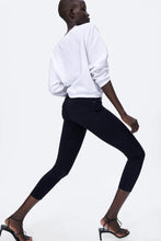 Load image into Gallery viewer, BASIC Z1975 SKINNY JEANS
