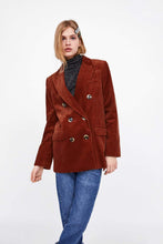 Carica l&#39;immagine nel visualizzatore di Gallery, DOUBLE-BREASTED CORDUROY BLAZER
