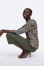 Carica l&#39;immagine nel visualizzatore di Gallery, DRAPED ANIMAL PRINT BLOUSE

