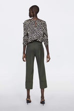 Carica l&#39;immagine nel visualizzatore di Gallery, DRAPED ANIMAL PRINT BLOUSE
