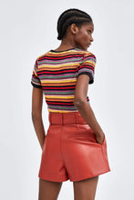 Carica l&#39;immagine nel visualizzatore di Gallery, FAUX LEATHER BERMUDA SHORTS
