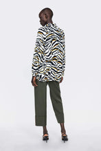 Load image into Gallery viewer, ANIMAL PRINT BLOUSE
