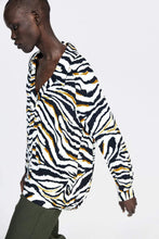Load image into Gallery viewer, ANIMAL PRINT BLOUSE
