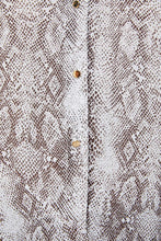 Load image into Gallery viewer, ANIMAL PRINT ASYMMETRIC SHIRT
