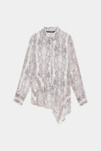 Load image into Gallery viewer, ANIMAL PRINT ASYMMETRIC SHIRT
