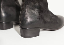 Carica l&#39;immagine nel visualizzatore di Gallery, Knee-High Boot in Black
