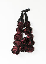 Carica l&#39;immagine nel visualizzatore di Gallery, Rose Necklace in Red
